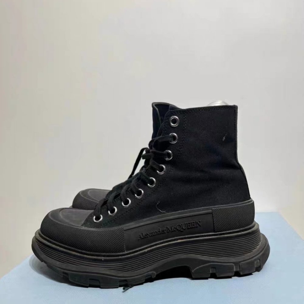 (sold) Alexander Mcqueen Sneaker